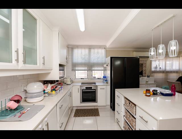 3 BEDROOM TOWNHOUSE FOR SALE IN MORNINGSIDE